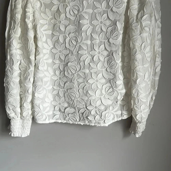 Waimari Magnolia Floral Button-Up Blouse - Picture 12 of 15